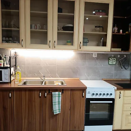 Tiszti Szallo Apartament *