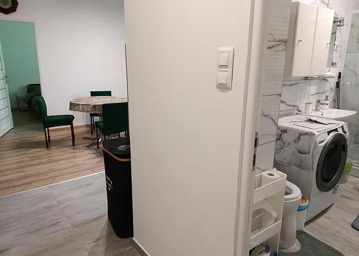 Tiszti Szallo Lägenhet Verpelét